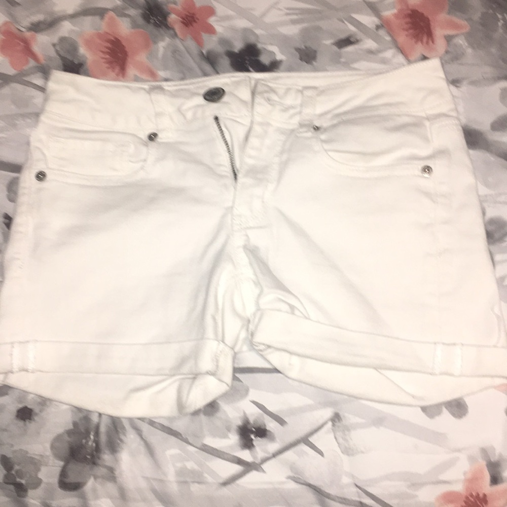 American eagle white stretch shorts